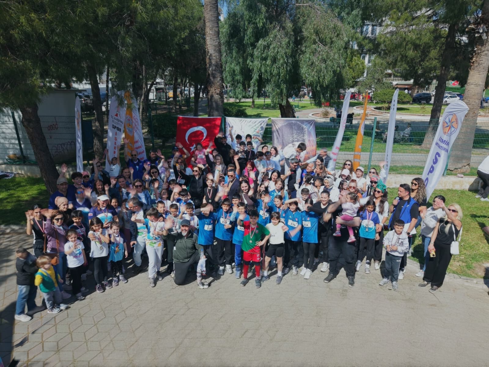 Karşıyakalı çocukların bayram coşkusunu sportif etkinliklerle taçlandıran Karşıyaka Belediyesi, “Ulusal