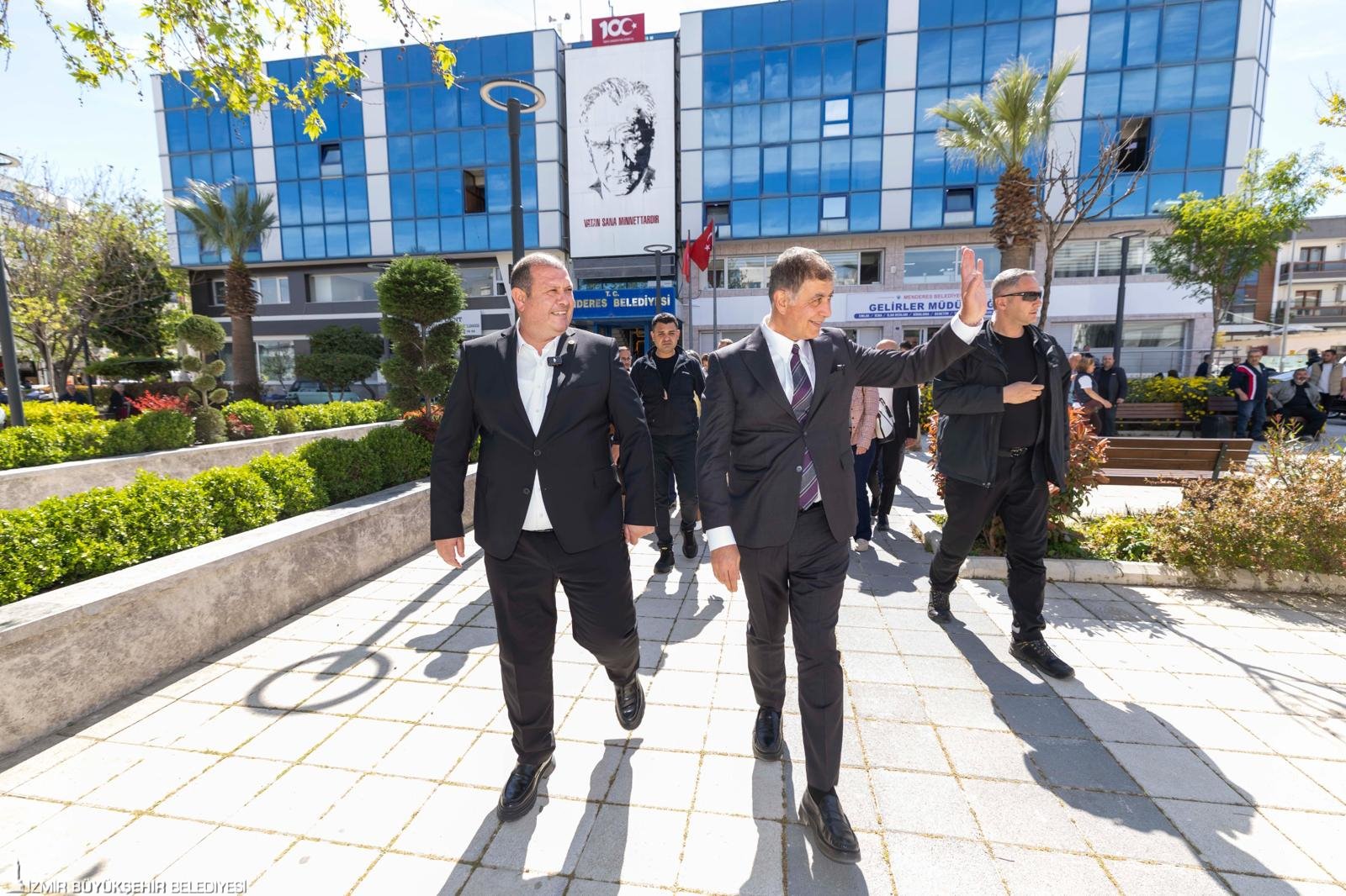 İzmir Büyükşehir Belediye Başkanı Dr. Cemil Tugay, Vakıflar Genel Müdürlüğü