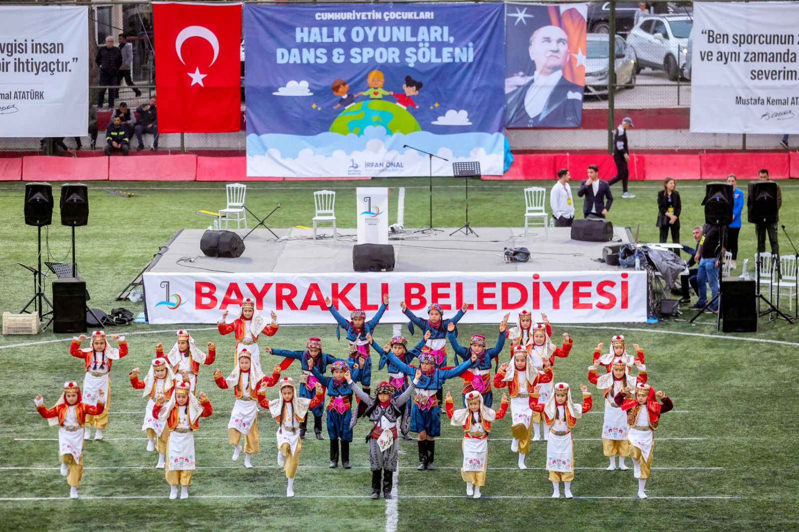 Bayraklı Belediyesi tarafından 23 Nisan Ulusal Egemenlik ve Çocuk Bayramı