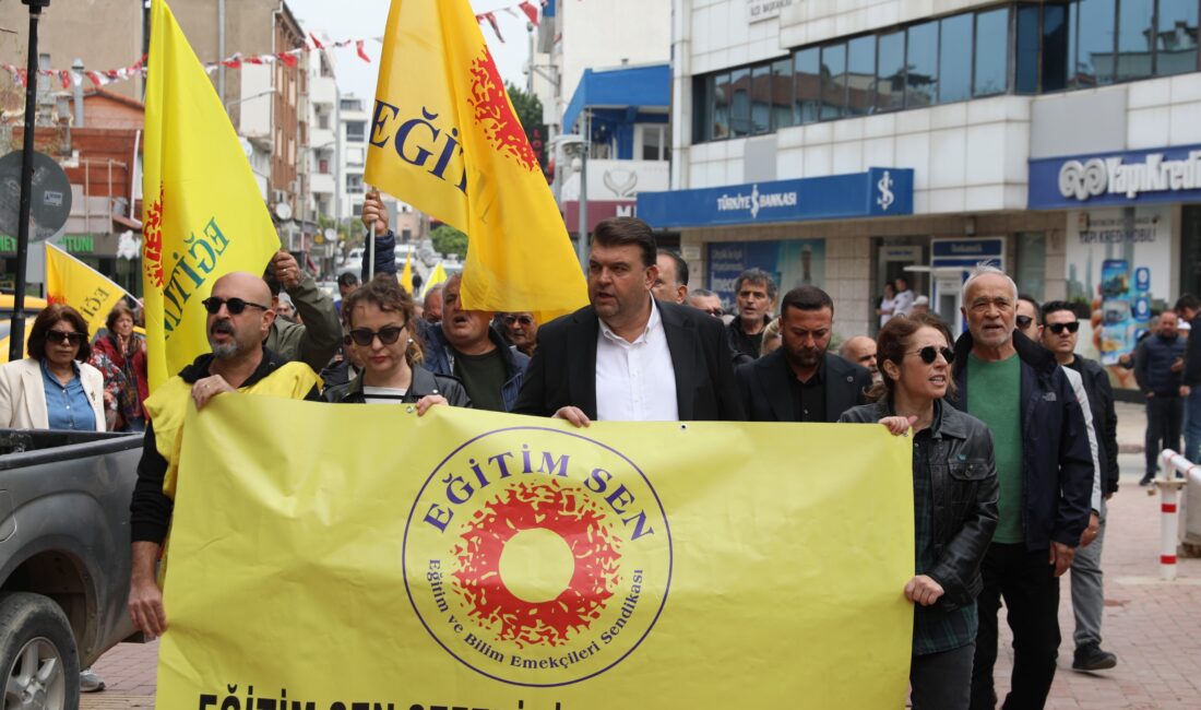 Seferihisar’da eğitim kurumlarında artan şiddet olaylarına karşı öğretmenler ve yurttaşlar