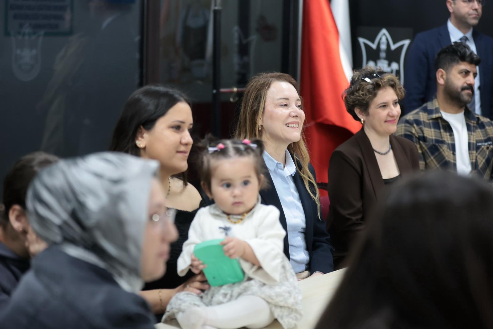 Konak Belediyesi ile AÇEV iş birliğinde yürütülen Anne Destek Programı’nı