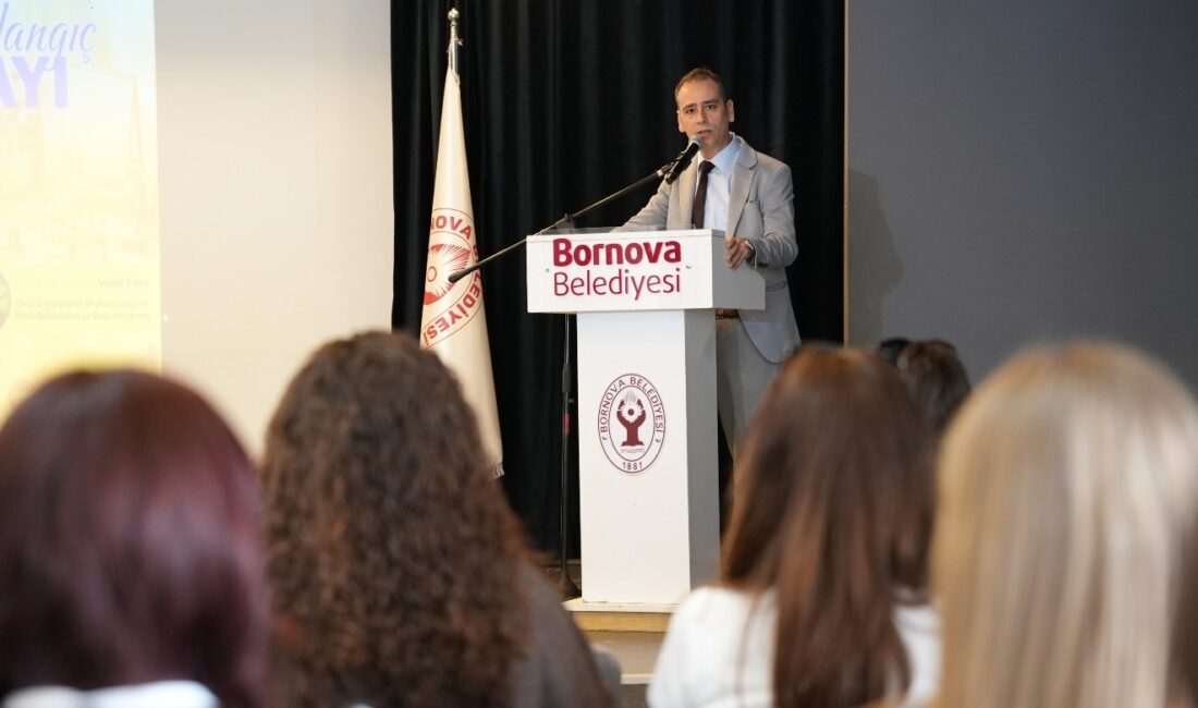 Bornova’da düzenlenen “Eğitimde Doğru Başlangıç Çalıştayı”nda, okul öncesinden ilkokula geçişin