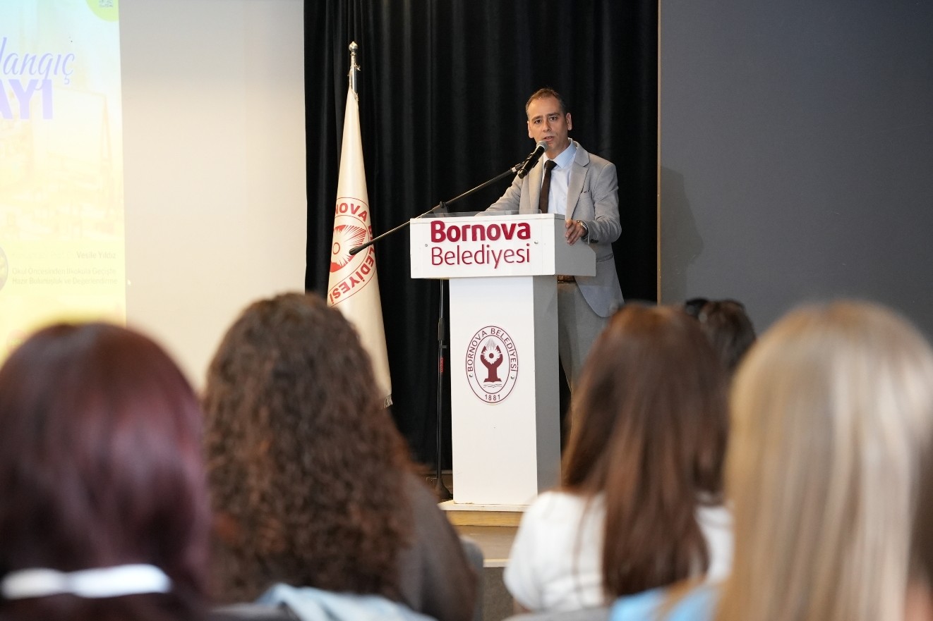 Bornova’da düzenlenen “Eğitimde Doğru Başlangıç Çalıştayı”nda, okul öncesinden ilkokula geçişin