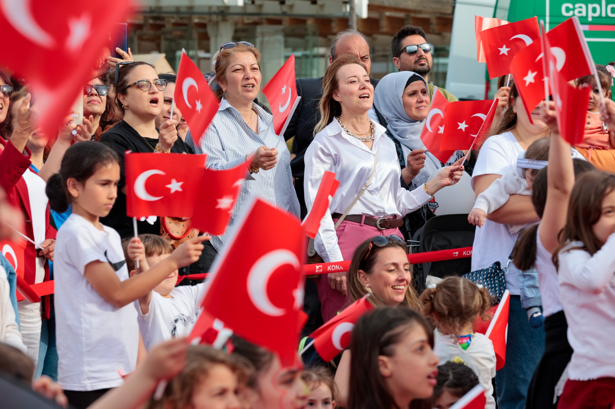 Konak’ta çocuklar, 25 Nisan Cumartesi günü, Konak Belediyesi’nin 23 Nisan