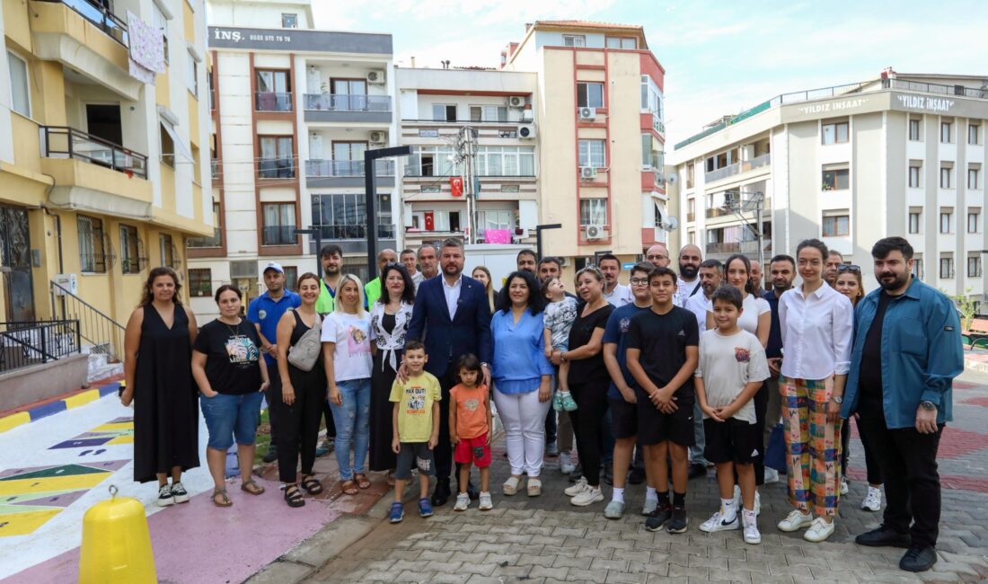 Buca Belediye Başkanı Mimar Görkem Duman’ın çocuklara güvenli oyun alanları