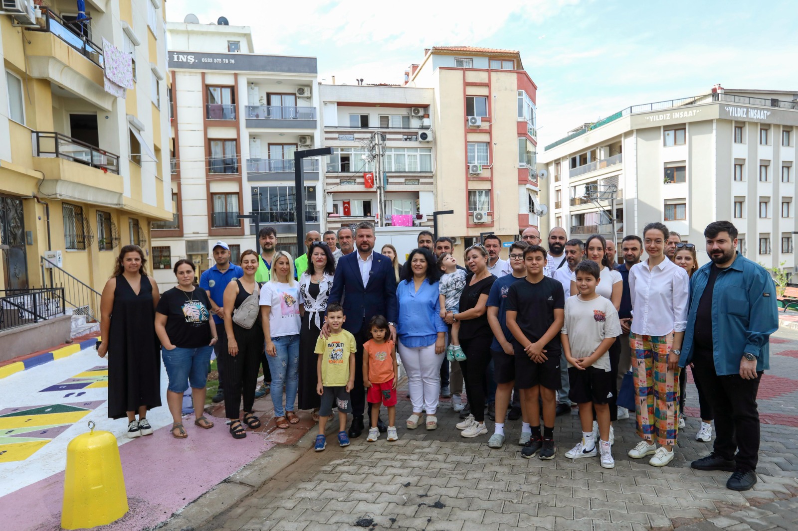 Buca Belediye Başkanı Mimar Görkem Duman’ın çocuklara güvenli oyun alanları