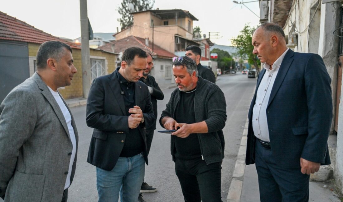 Bornova Belediye Başkanı Ömer Eşki, Egemenlik Mahallesi’nde saha incelemesi yaparak