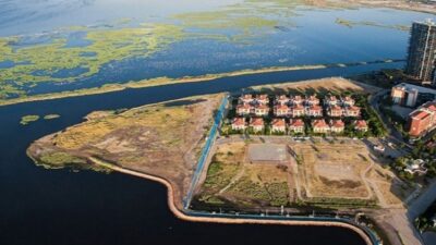 İzmir Büyükşehir Belediyesi, Toplu Konut İdaresi Başkanlığı (TOKİ) tarafından satışa