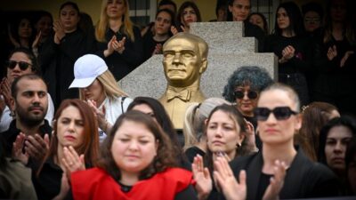 Bornova Belediyesi bünyesindeki eğitim emekçileri, Şanlıurfa ve Kahramanmaraş’taki okul saldırılarını