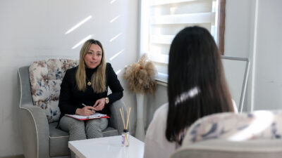 Okullarda yaşanan silahlı saldırılar kamuoyunda büyük bir endişe yaratırken, Buca