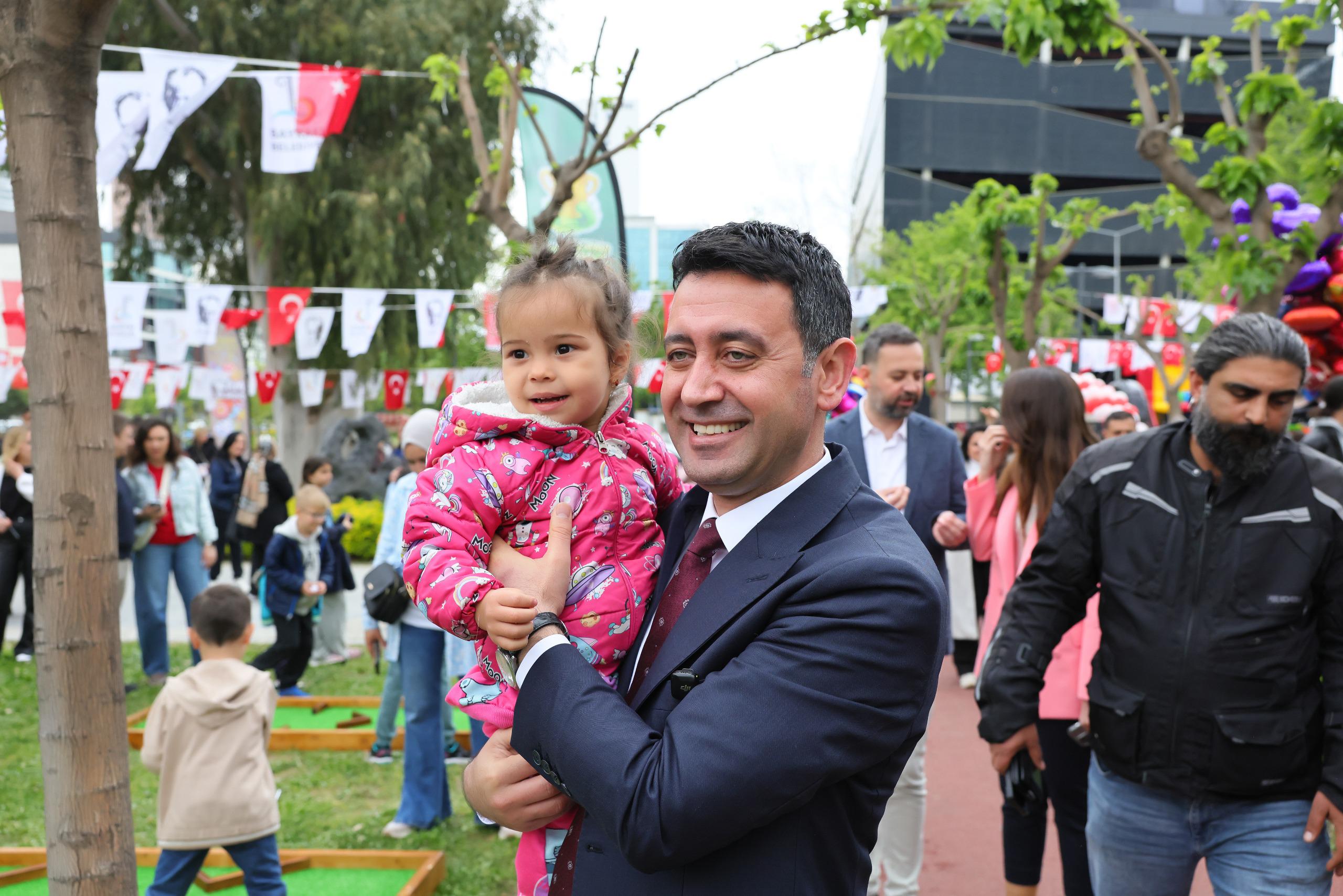 Bayraklı Belediyesi tarafından 23 Nisan Ulusal Egemenlik ve Çocuk Bayramı