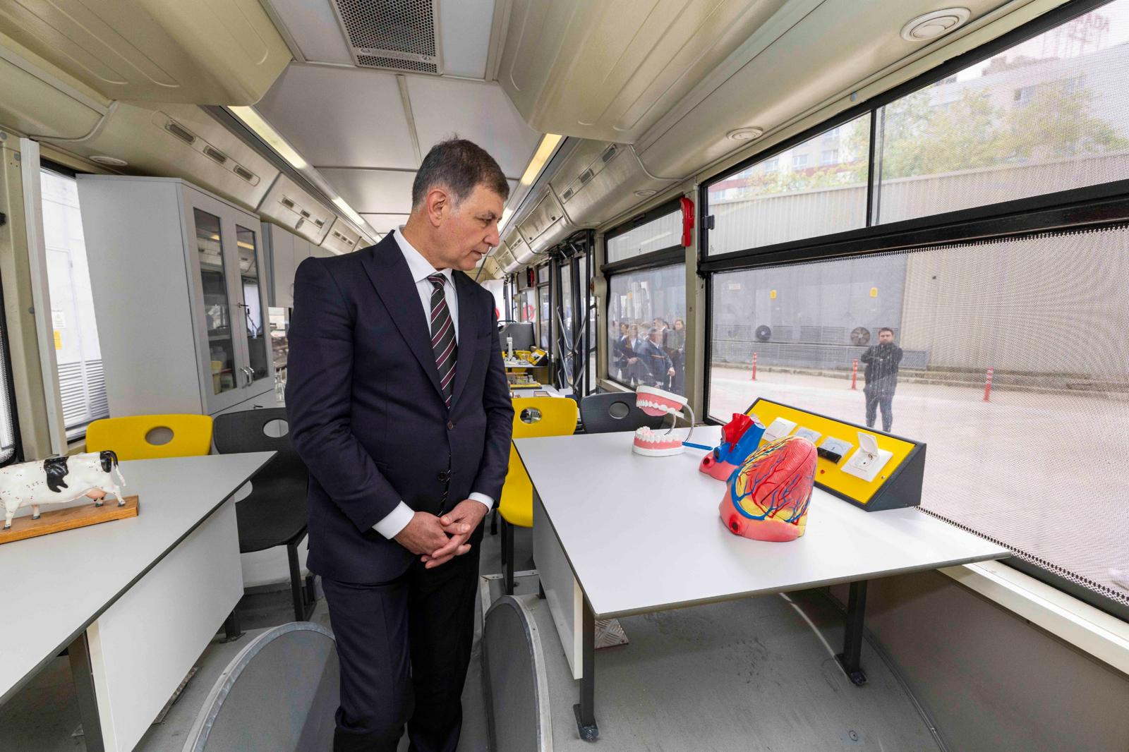 İzmir Büyükşehir Belediyesi, Adıyaman Belediyesi ve Türk Kadınlar Birliği iş