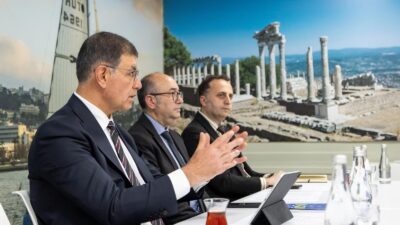 İzmir Büyükşehir Belediyesi’nin kurduğu Arkeoloji Kurulu ilk toplantısını yaptı. Akademisyenler