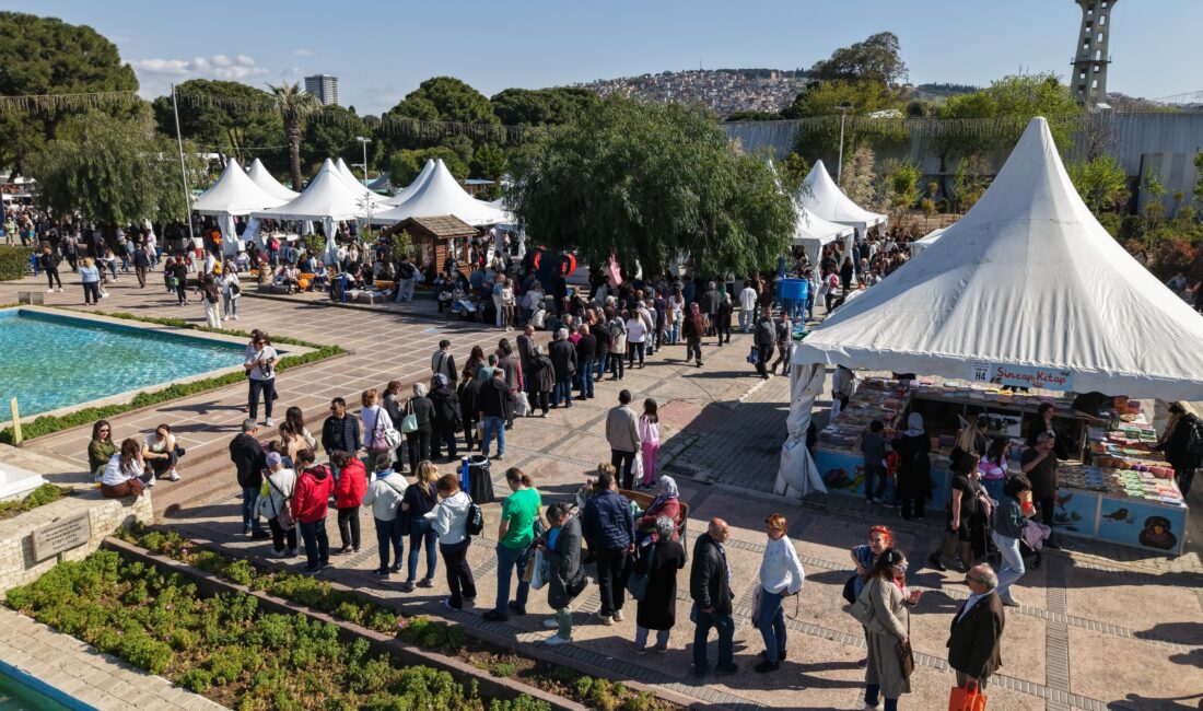 19 Nisan 2026 10:39 Kültürpark’ta düzenlenen İZKİTAP – 7. İzmir