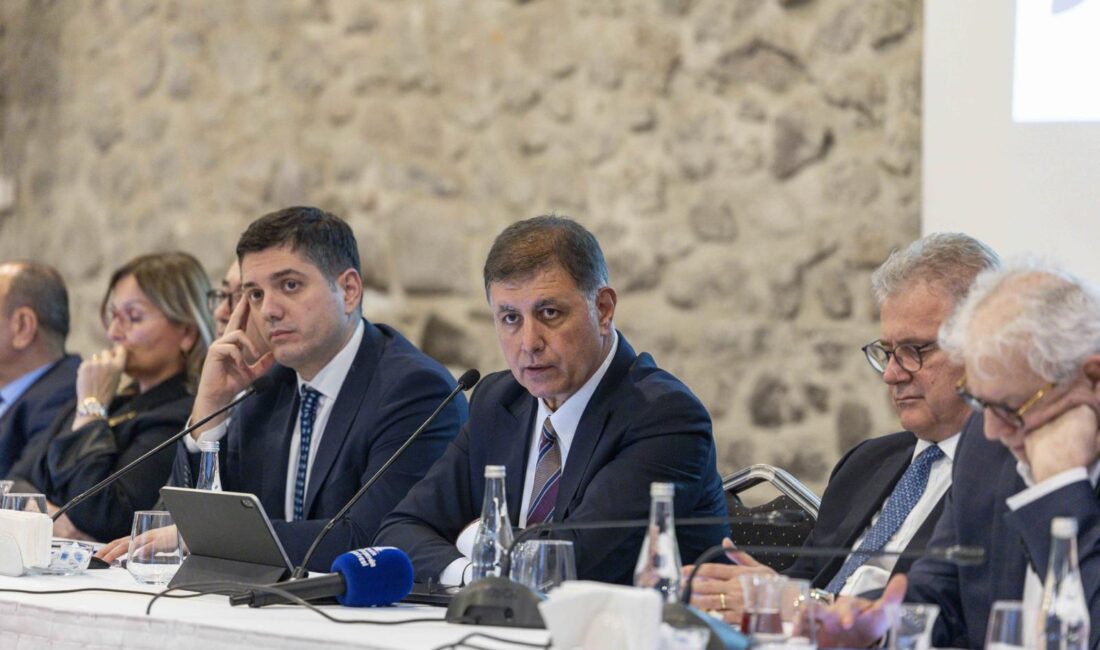 İzmir Büyükşehir Belediye Başkanı Dr. Cemil Tugay, İEKKK toplantısında enerji