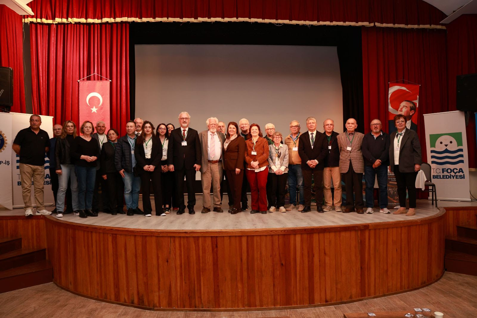 Gediz Nehri’ndeki kirlilik ve tarım arazilerinin bölünmesi Foça’da düzenlenen sempozyumda