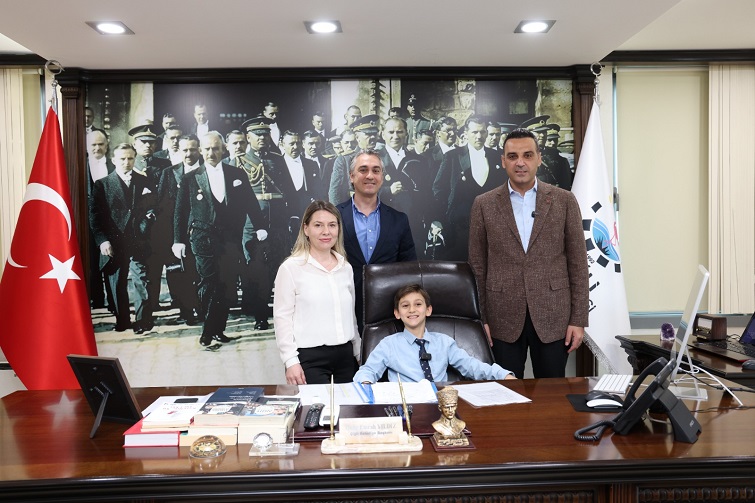 Çiğli Belediye Başkanı Onur Emrah Yıldız, 23 Nisan Ulusal Egemenlik