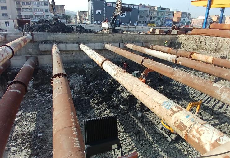 İzmir Büyükşehir Belediyesi, Halkapınar Yeraltı Araç Depolama Tesisi projesindeki gecikmelerin,