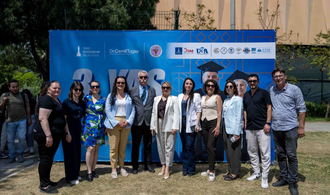 İzmir’de düzenlenen 3. Yaş Üniversitesi Şenliği’ne katılan Bornova Belediyesi, "Sağlıklı