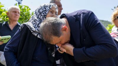 İzmir Büyükşehir Belediye Başkanı Dr. Cemil Tugay’ın Anneler Günü dolayısıyla