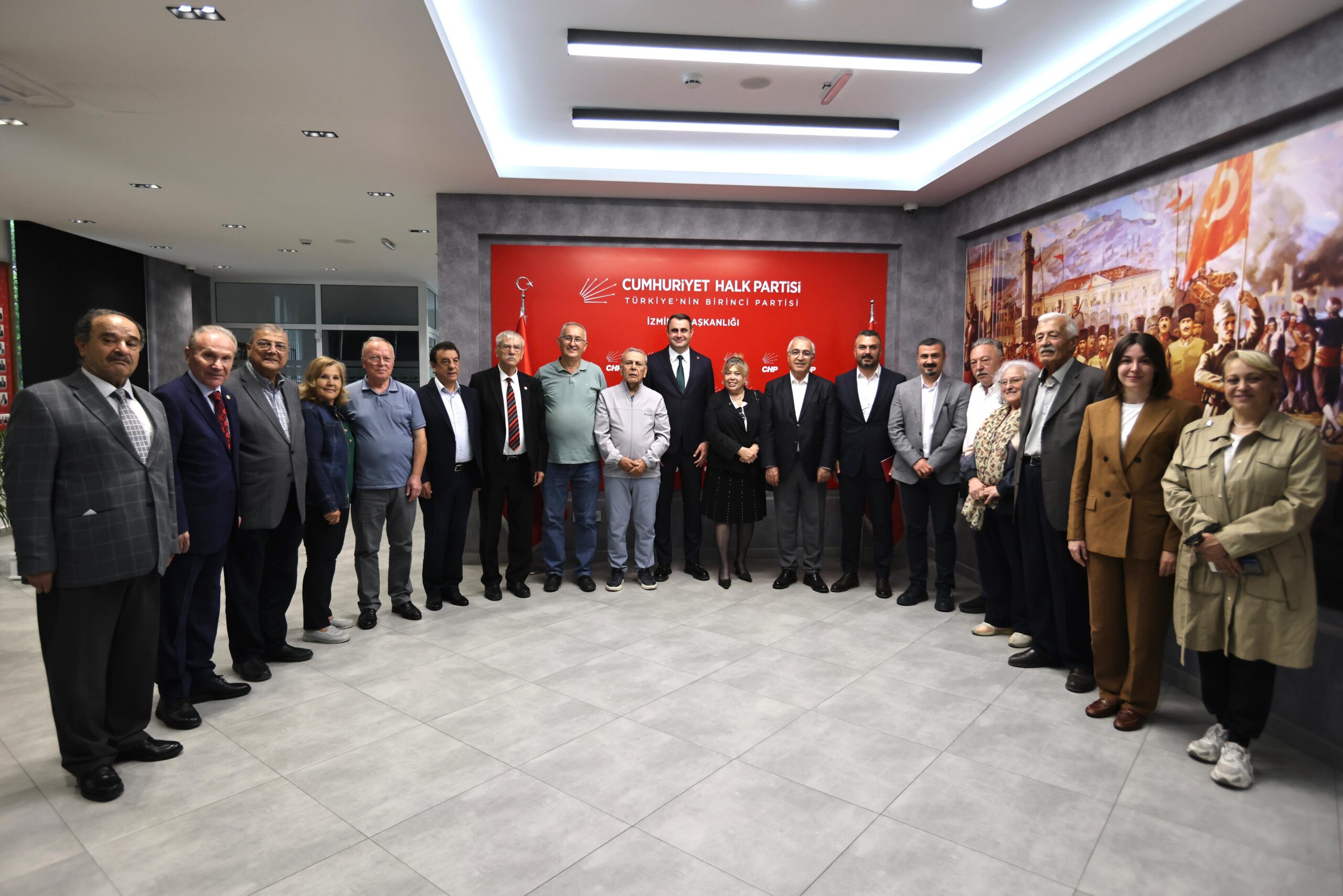 Cumhuriyet Halk Partisi, İzmir’de partinin tecrübeli isimlerini tematik saha çalışmalarıyla