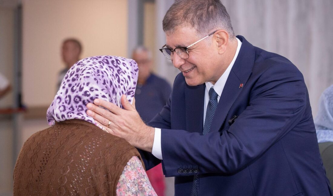 Ekonomik kriz derinleşirken İzmir Büyükşehir Belediyesi kesenin ağzını açtı. Emekliden