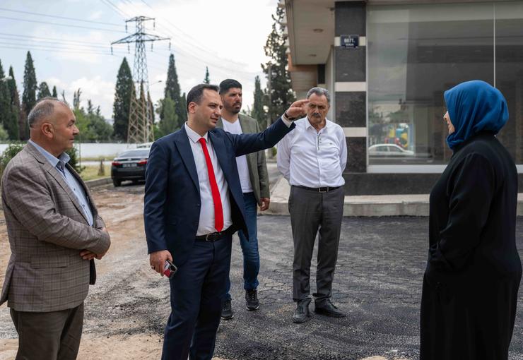 Bornova Belediyesi, Mevlana Mahallesi ve Işıkkent’te sürdürdüğü asfalt ve yol