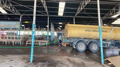Çiğli Belediyesi, Kurban Bayramı boyunca ilçe genelinde yürüttüğü kapsamlı temizlik