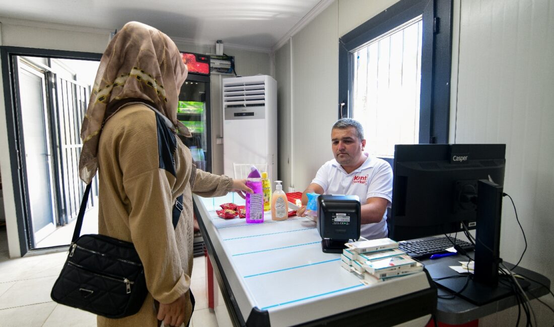 Kurban Bayramı öncesinde Bornova Belediyesi tarafından ihtiyaç sahibi vatandaşların Kent