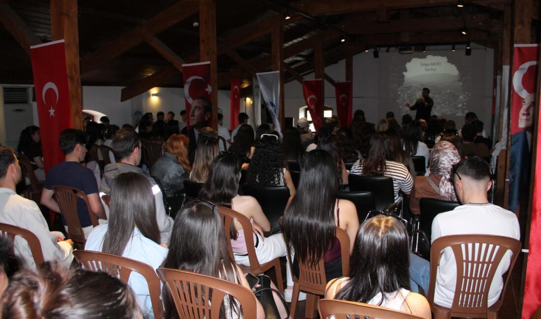 Manisa Büyükşehir Belediyesi’nin düzenlediği kültür gezileri kapsamında Manisalı vatandaşların Efes