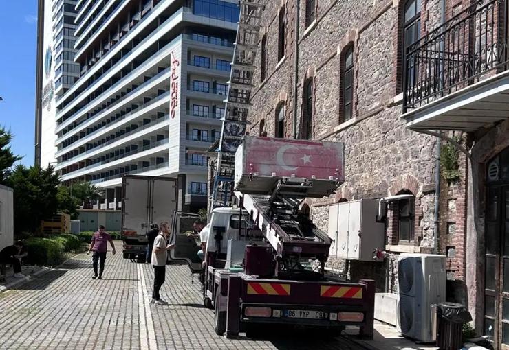 İzmir Büyükşehir Belediyesi’nin Halkapınar’daki eski un fabrikasını yıllar önce milyonlar