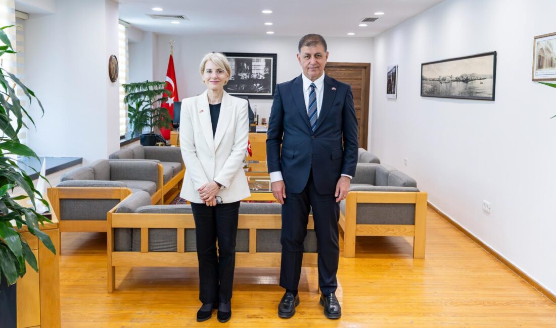 İzmir Büyükşehir Belediye Başkanı Dr. Cemil Tugay, İngiltere’nin Ankara Büyükelçisi