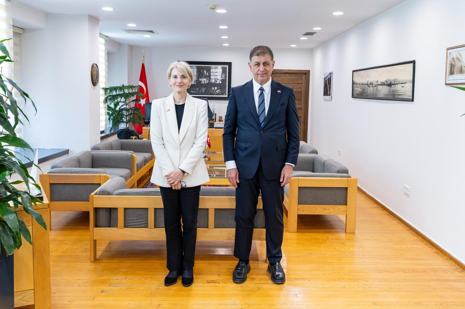 İzmir Büyükşehir Belediye Başkanı Dr. Cemil Tugay, İngiltere’nin Ankara Büyükelçisi
