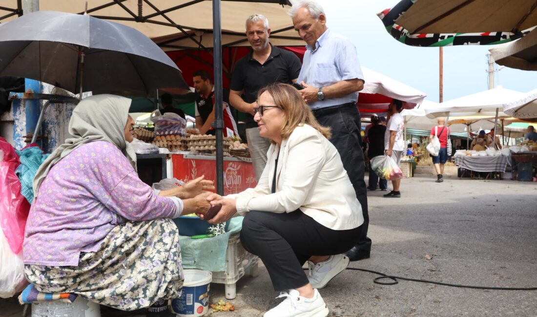 Güzelbahçe Belediye Başkan Vekili Ayşe Akın, Belediye Meclis Üyeleri ile