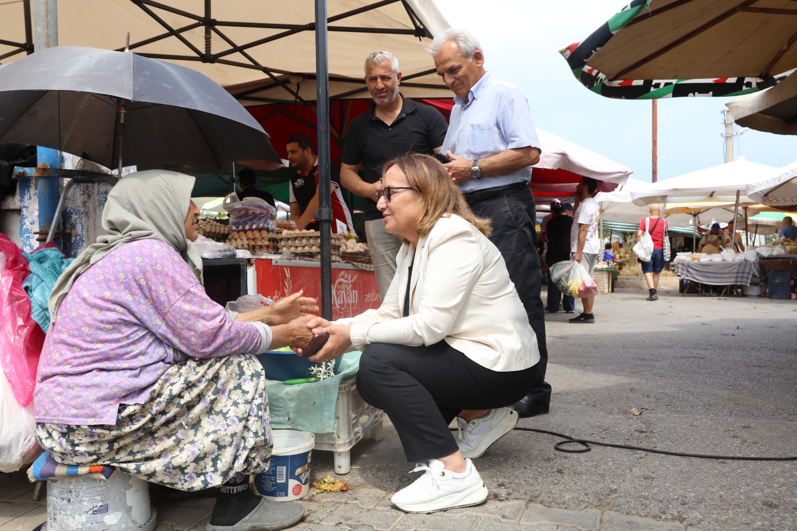 Güzelbahçe Belediye Başkan Vekili Ayşe Akın, Belediye Meclis Üyeleri ile