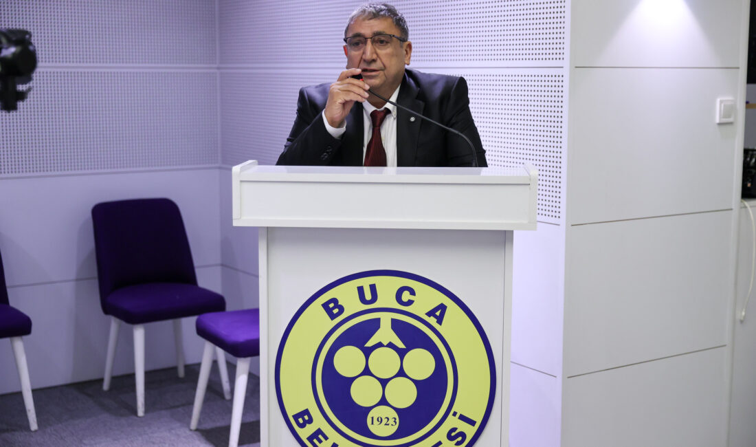Buca Belediyesi’nde göreve başlayan zabıta memurları için düzenlenen törende konuşan