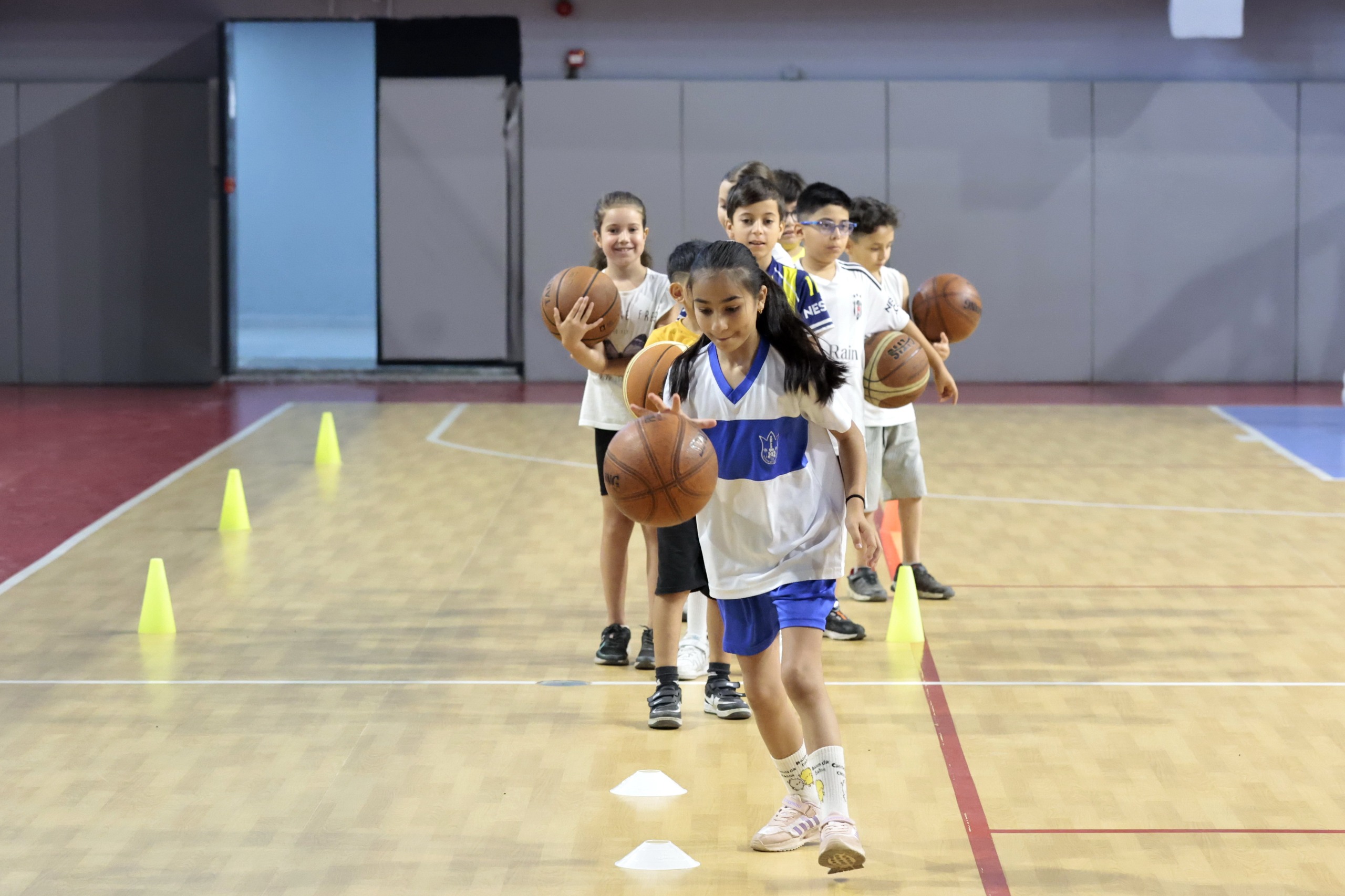 Konak Belediyesi’nin çocuklar ve kadınlara yönelik ücretsiz Yaz Spor Okulları