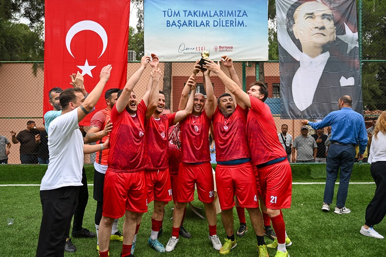 Bornova Belediyesi bünyesinde çalışan personelin bağlarını kuvvetlendirmek, kurum içi dayanışmayı