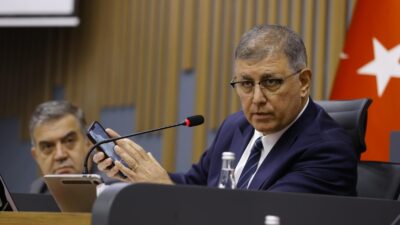 CHP'den istifa eden İzmir Büyükşehir Belediye Başkanı Cemil Tugay, "Özgür