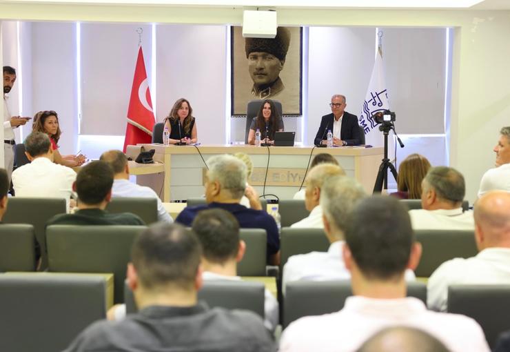 Çeşme Belediyesi Haziran Ayı Olağan Meclis Toplantısı gerçekleştirildi. Toplantıda, yaz