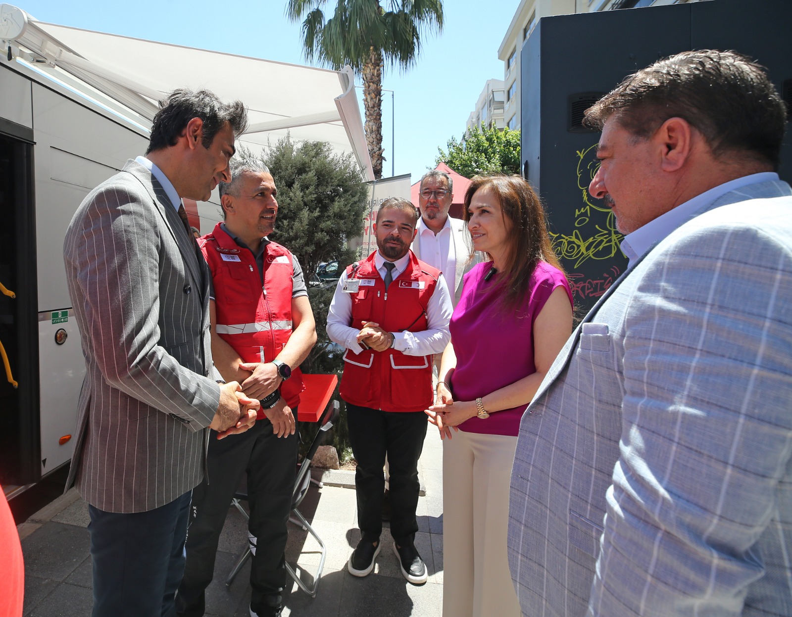 Karşıyaka Belediyesi ile Türk Kızılay İzmir Kan Bağış Merkezi, mahalle