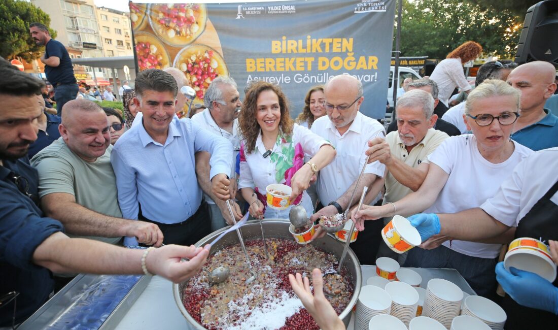 Karşıyaka Belediyesi tarafından sivil toplum kuruluşlarının iş birliğiyle düzenlenen Aşure