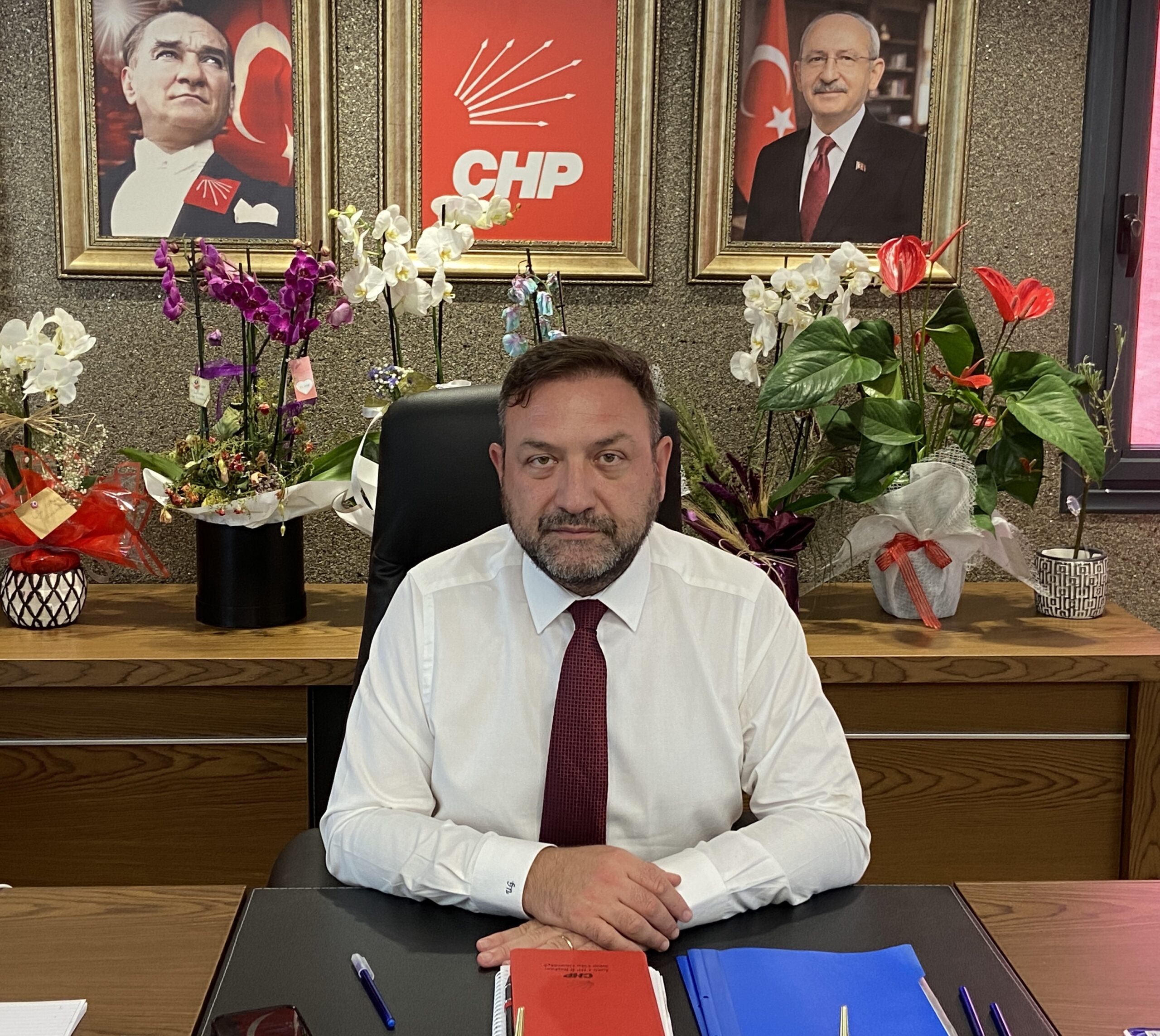 CHP İzmir İl Başkanı Utku Gümrükçü, Madımak katliamı davası hükümlüsünün