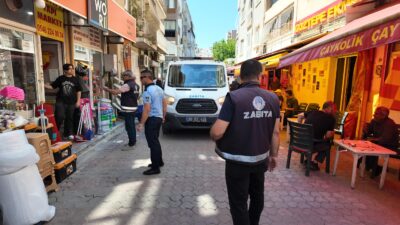 Konak’ta kaldırım ve sokaklardaki izinsiz işgale karşı denetimlerini gece gündüz