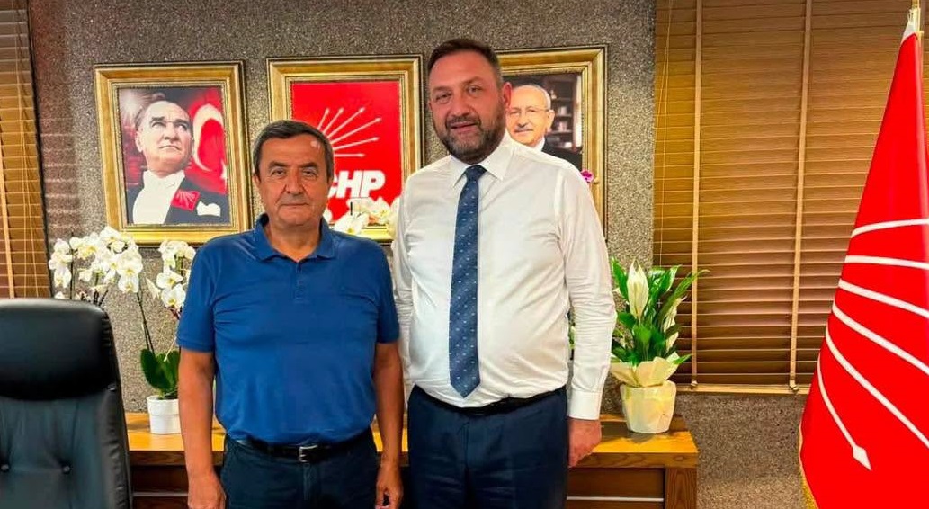 CHP'de İzmir İl Başkanlığına atanan Utku Gümrükçü'yü Eski Narlıdere ve