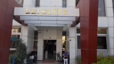 Seferihisar  Belediyesi'ne yönelik yürütülen soruşturma kapsamında Başkan İsmail Yetişkin tutuklanmasının