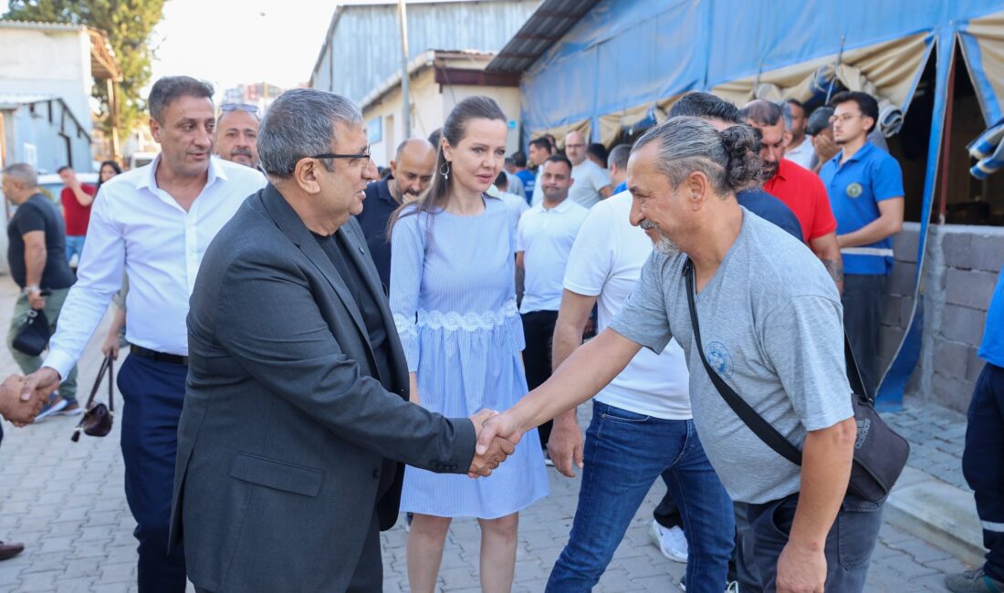Buca Belediye Başkan Vekili Hüseyin Benzer, güne Park ve Bahçeler