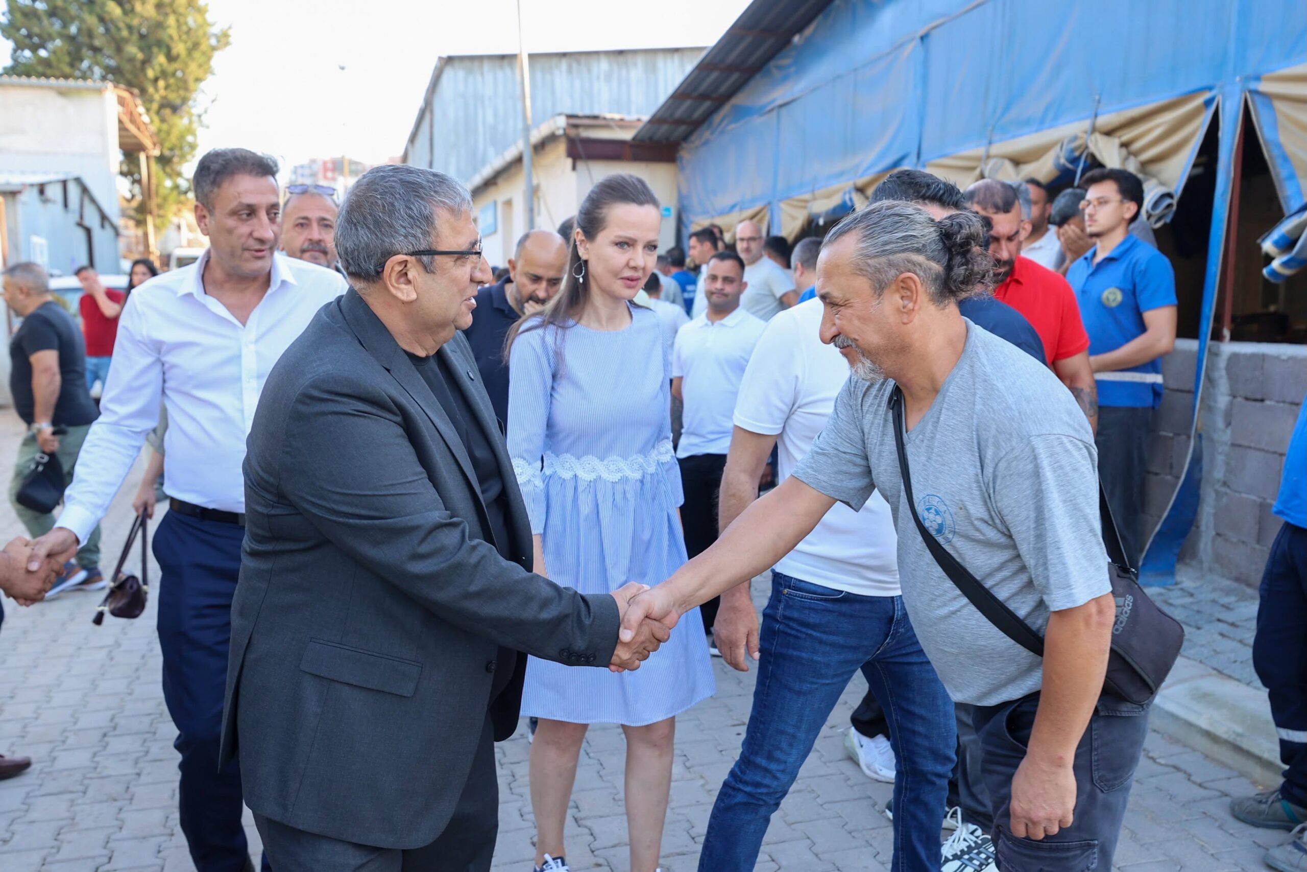 Buca Belediye Başkan Vekili Hüseyin Benzer, güne Park ve Bahçeler