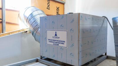 Kooperatiflere kazandırılan yaprak buz makineleri sayesinde kıyı balıkçıları hem zamandan