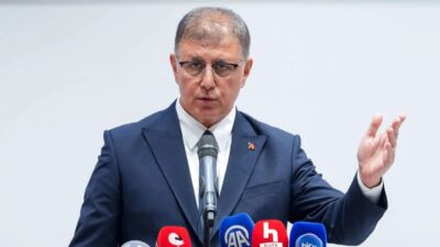 CHP'den istifa eden İzmir Büyükşehir Belediye Başkanı Cemil Tugay, AK Parti'ye geçmek için partinin